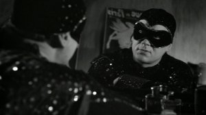 "Мистер Икс" (1958) Снова туда, где море огней...