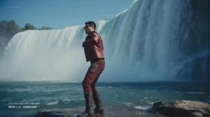 Основатель Li Auto Ли Сян СТАНЦЕВАЛ в рекламе нового L9, в то время как компания обгоняет конкуренто