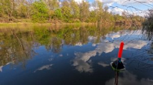 Рыбалка на поплавок на речке 26 апреля