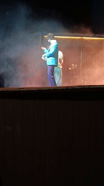 Хочешь сменить серую картинку-шагай в театр)! 🎭