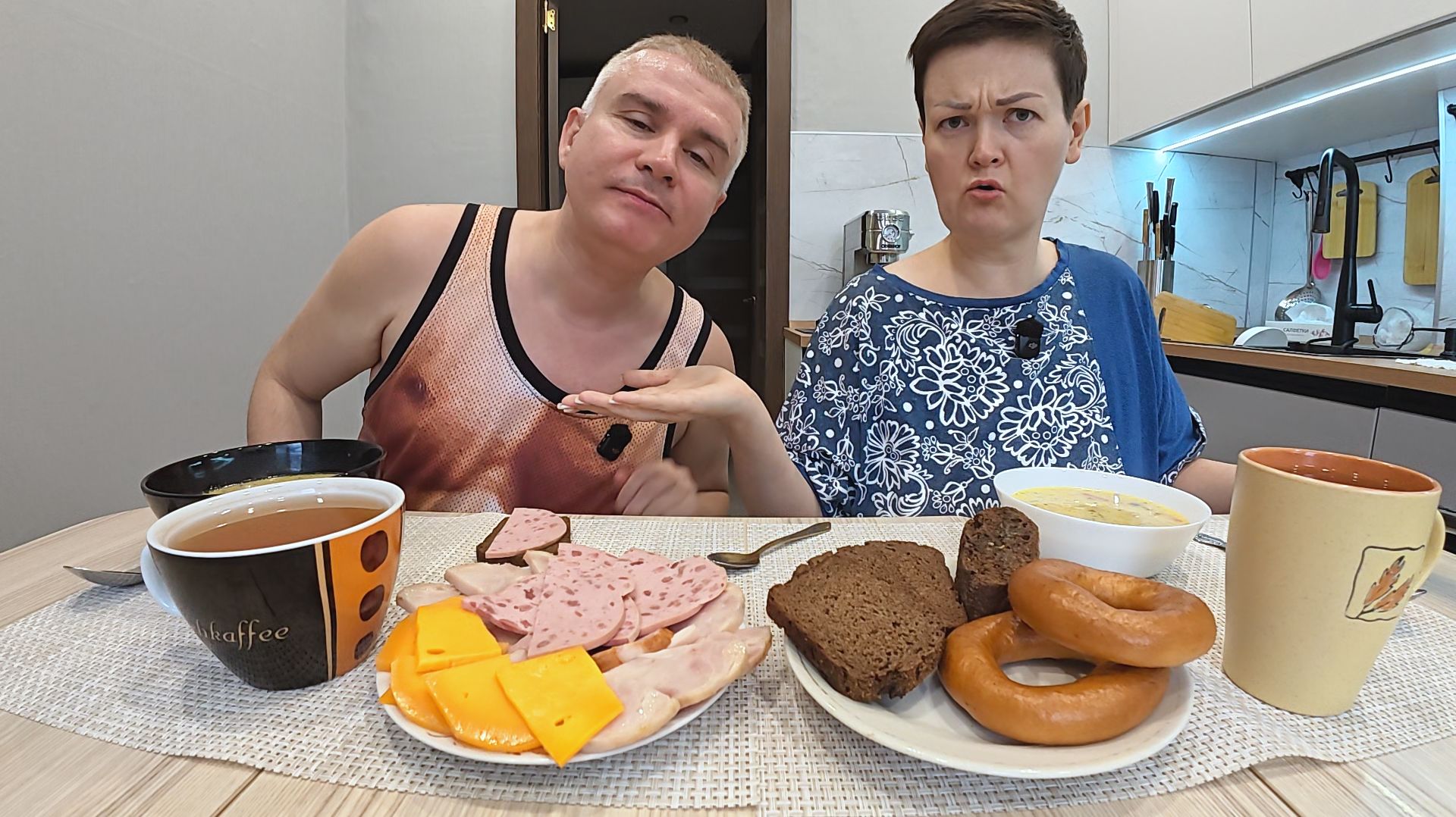 Мукбанг попала в ПИРАМИДУ и меня хотели РАЗВЕСТИ на ДЕНЬГИ! Везде ОБМАН! Семейный обед в России