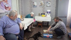 Вся семья в сборе Ответственный Мусёк Распаковка вкусняшек на кухне ПОДВАЛ ИЛЬИЧА