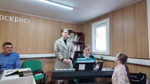 Стайкой Плывут Облака Белоснежные