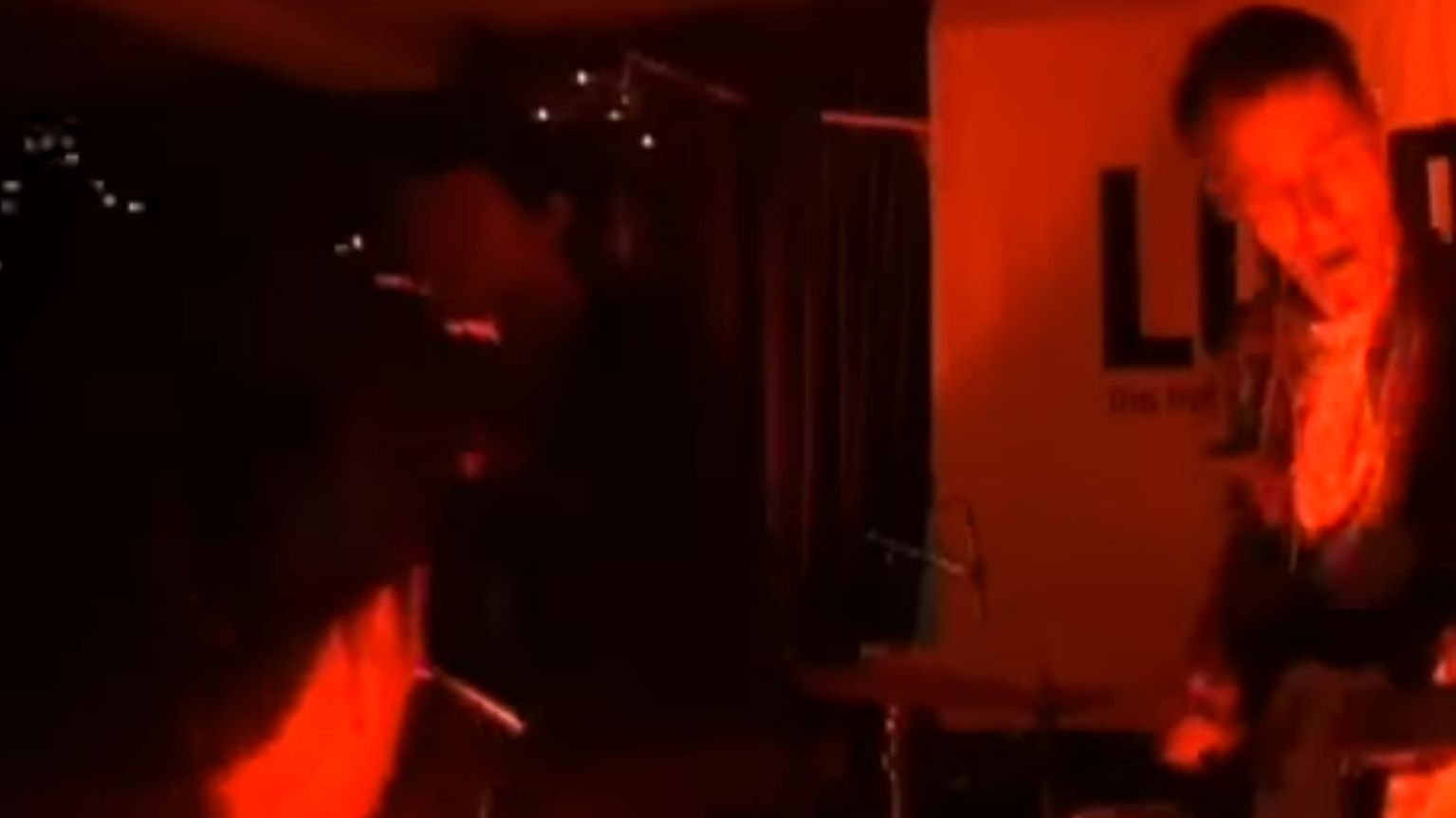 Crocodiles - hollow hollow eyes смотреть онлайн