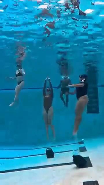 Практические занятия профессиональных дайверов 🤿