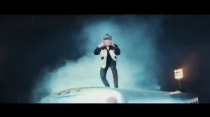 Stray Kids
DDU DU DDU DU M/V