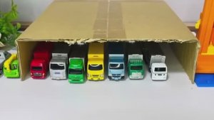 Машинки для детей и малышей. Машинки едут по городок, преодолевают препятствия. Мультик про машинки