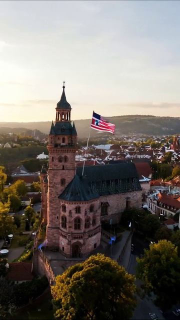 Замок в Нейсле: историческая красота #замок #архитектура #пейзаж #история