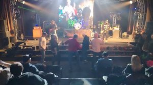 БАТИНА БАСУХА-Настрой гитару против всех!