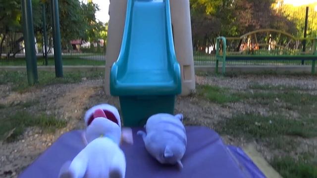 Настя и Макс ищут Хлою в парке аттракционов и на детско