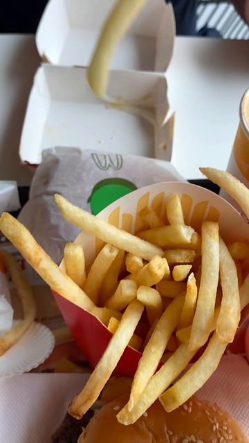 Кажется у нас с дочкой противостояние 😁