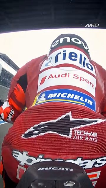 Невероятный разворот Марка Маркеса в спринте 🤯