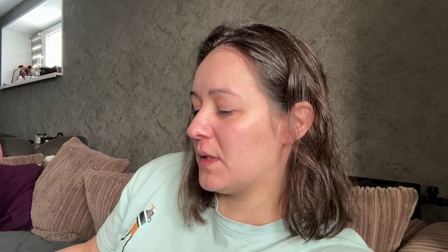 Обзор подарков на ДР. Готовлю на чужой кухне.  В другом городе. Зима. По гостям.