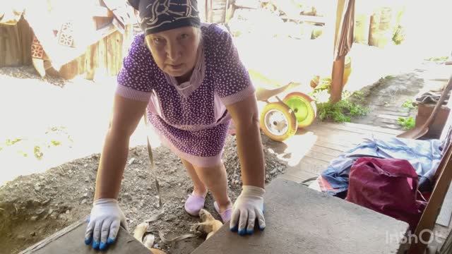 Отправляю далеко и без кусочка хлеба