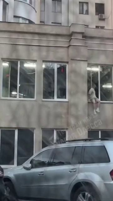 Толпа людоловов ворвалась в фитнес-клуб в Одессе. Видимо, местные спортсмены не очень хотели в мясно