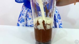 Настя и папа готовят полезное мороженое