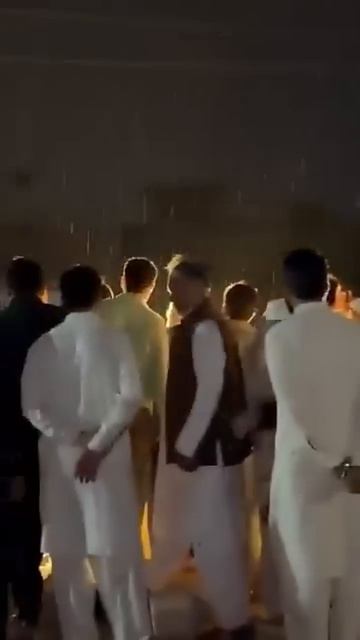 Дождь над могилой праведника. Посмотрите на сухую землю рядом! → 👤 #Вестник_Уммы