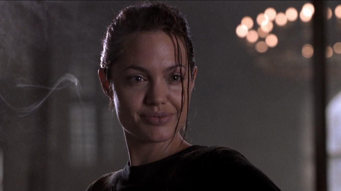 Любимый отрывок из фильма «Лара Крофт Расхитительница гробниц» - Lara Croft: Tomb Raider (2001) HD