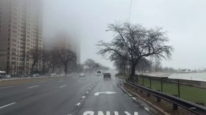 США. Поездка дождливым утром по центру города Чикаго в формате 4К