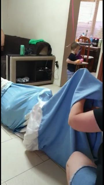 принцесса Эльза игры аниматора с одним ребенком