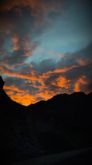 Вечер за окном.