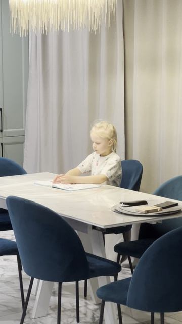 Мила готовится к школе по собственной методике