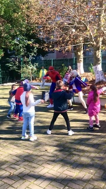 харли квин и человек паук аниматоры игры