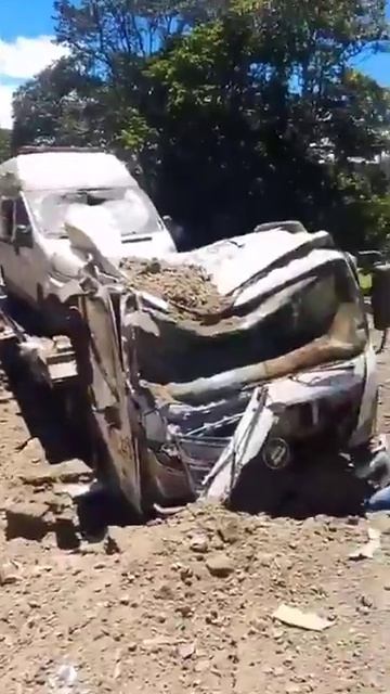 Теракт на Панамериканском шоссе в Колумбии: не менее семи погибших, более 20 раненых, — СМИ.

Взрывн