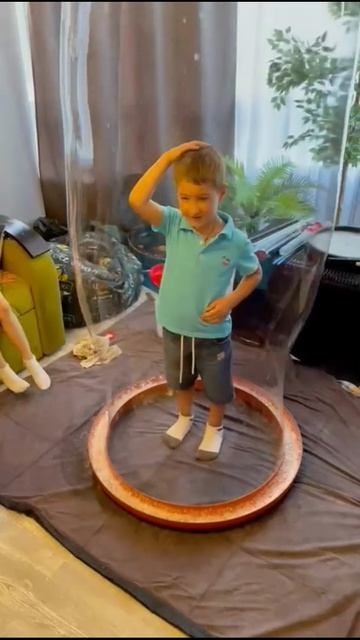 эльза и Анна шоу мыльных пузырей