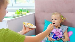 СОФУНЬЯ ШАЛУНЬЯ - БРАТЬЯ УХАЖИВАЮТ ЗА СОФИЕЙ.