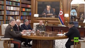 زعيم كوريا الشمالية كيم جونغ أون يستقبل وزير الدفاع الروسي أندريه بيلاوسوف في بيونغ يانغ