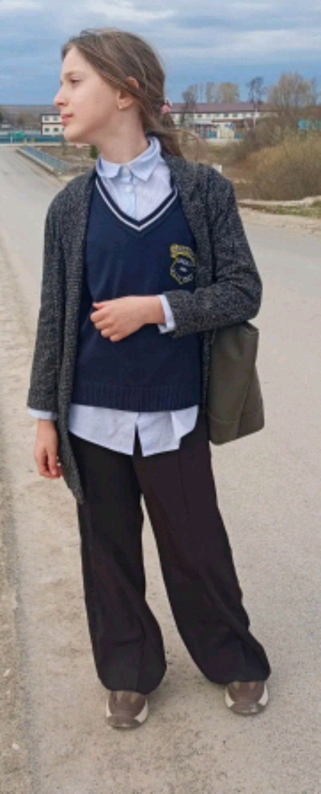 Слижу с лп за систр и её однаклассником