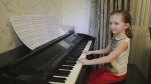 ЛИСТЬЯ ЖЕЛТЫЕ... Дети поют. Виктория Викторовна 6 лет.