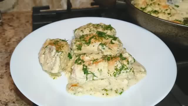 Куриная грудка в сливочном соусе.