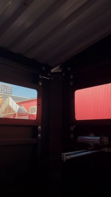 Наш красавец - премиальный хозблок SKOGGY - едет на выставочную площадку на Новой Риге 🚛