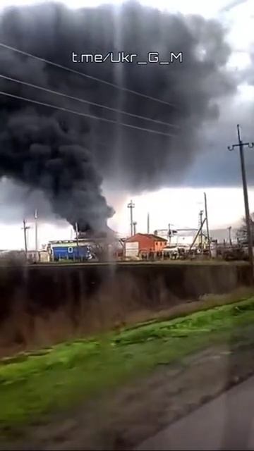 Мощный пожар в Сумах после российских ударов !!!