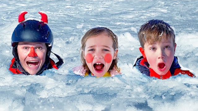 Катя и Макс их развлечения