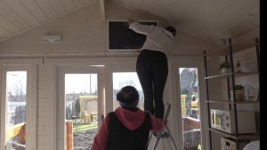 6 соток 22 апреля 2026 г. Электрика к домику на 40 тысяч... Повесила телевизор с помощью кронштейна.