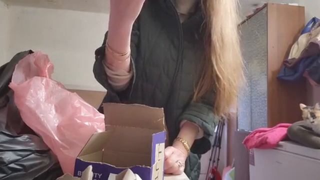 Алиса Неземная - УРА,ЛЮБИМАЯ ПОМАДА!)КРАСИМ ГУБЫ КУПИЛИ ВКУСНЯШКИ,И ПОКОРМИЛИ КОТА😋