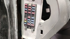 Где находится предохранитель прикуривателя Шивроле Лачети