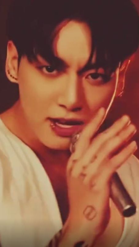 А ВЕДЬ ЕСТЬ ЧТО ТО ...ЭТО ЖЕ ЧОНГУК...