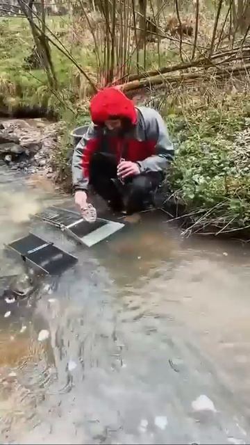 Когда инженер прибыл на рыбалку?