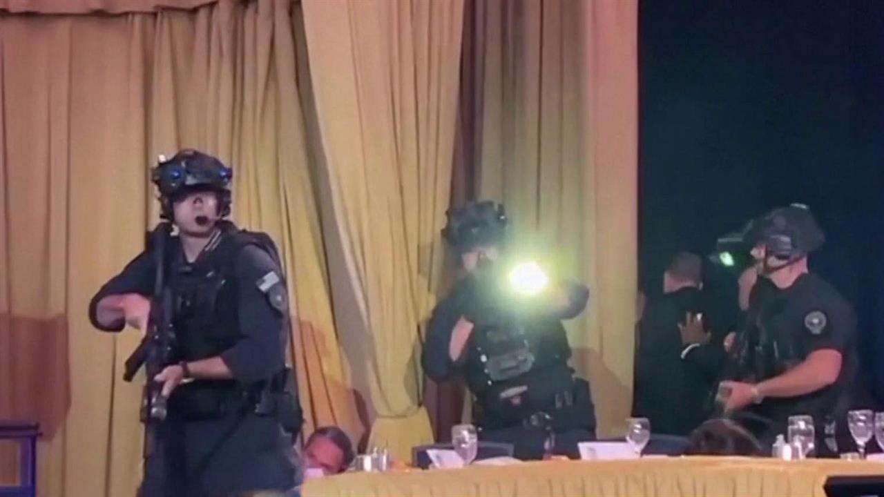 Появились первые данные о личности преступника, устроившего стрельбу на президентском приеме в США.