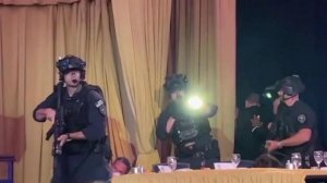 Появились первые данные о личности преступника, устроившего стрельбу на президентском приеме в США.