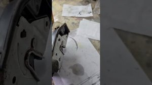 ПОСЛЕ ЗАМЕНЫ ТРОСИКА ДВЕРЬ ПЕРЕСТАЛА ОТКРЫВАТЬСЯ ИЗНУТРИ И СНАРУЖИ БМВ320 F30