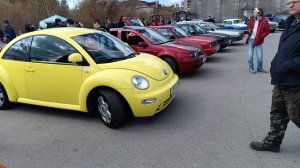 Круг по выставке старых машинок