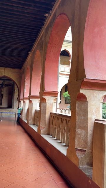 Королевский монастырь Святой Девы Гвадалупской