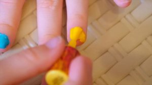 Настя наводит красоту, делает макияж и наряжается в пл