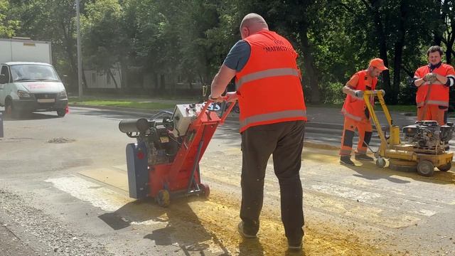 Батл между демаркировщиком бобр и демаркировачной машиной LATOKHO DM 400 GE [архив 2024 год]