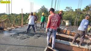 Filipina на русском. На чужой стройке. Заливаем полы.